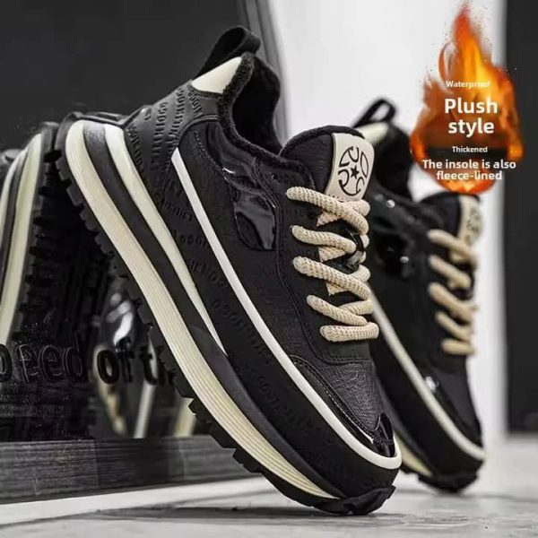 SPORT SHOES