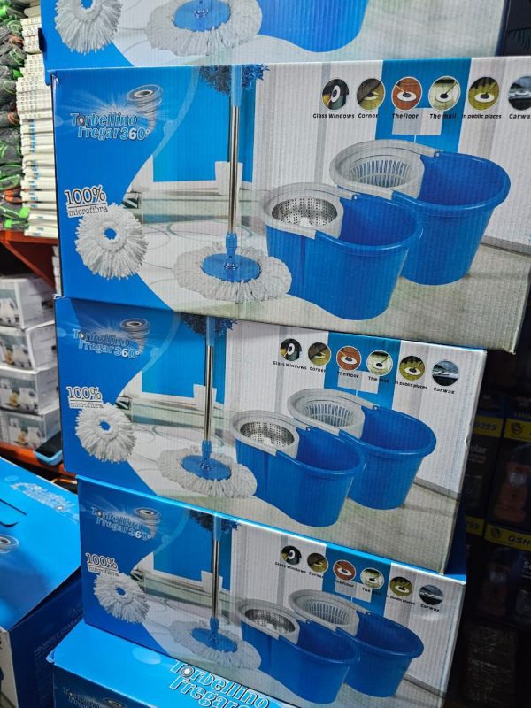 Spin mop with bucket