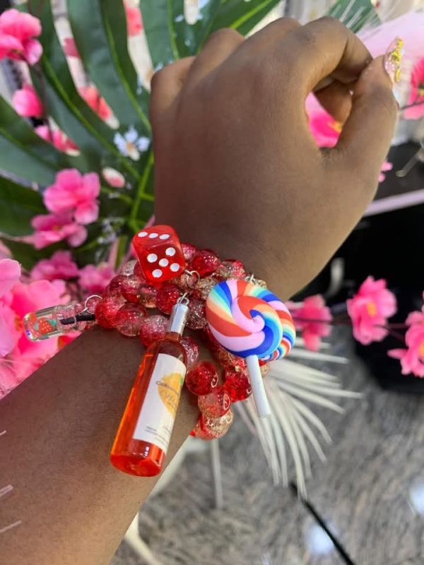 BRACELET