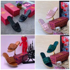 LADIES SLIPPERS