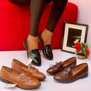 LADIES FLAT SHOES