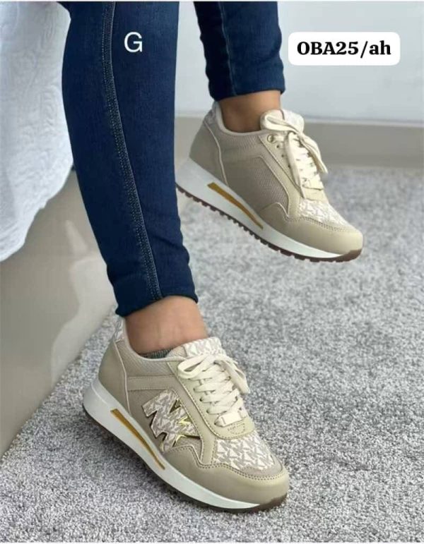 Ladies sneakers